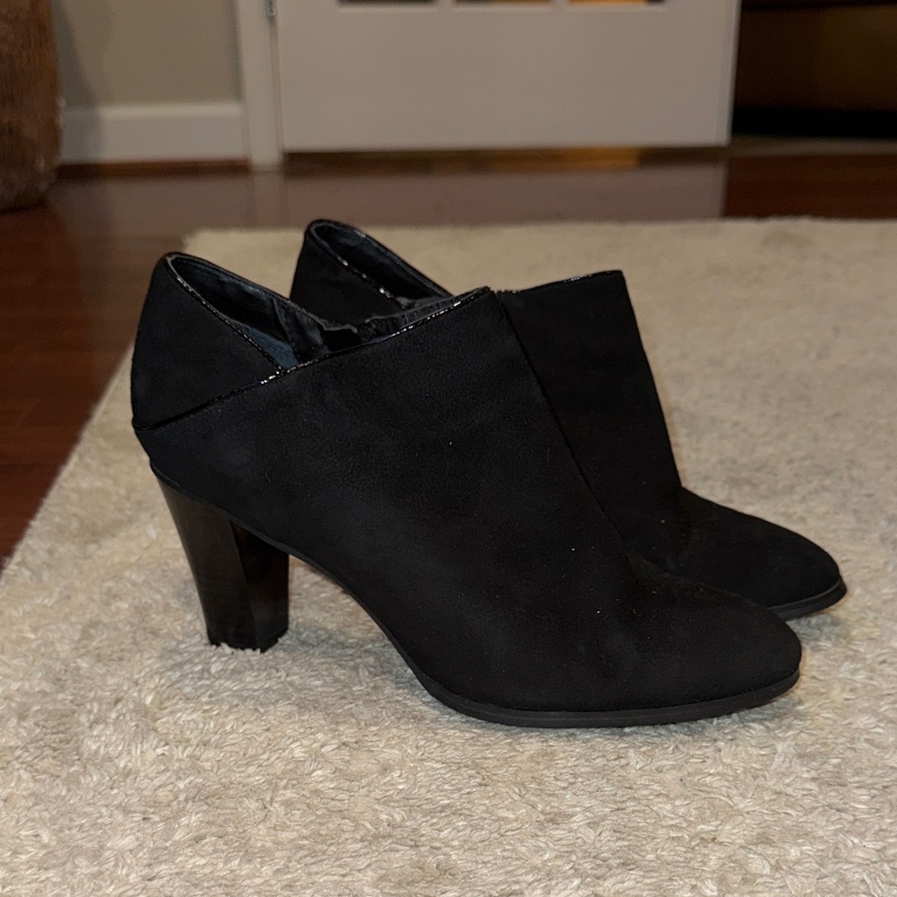 Elegant Black Women's Heeled Shoes